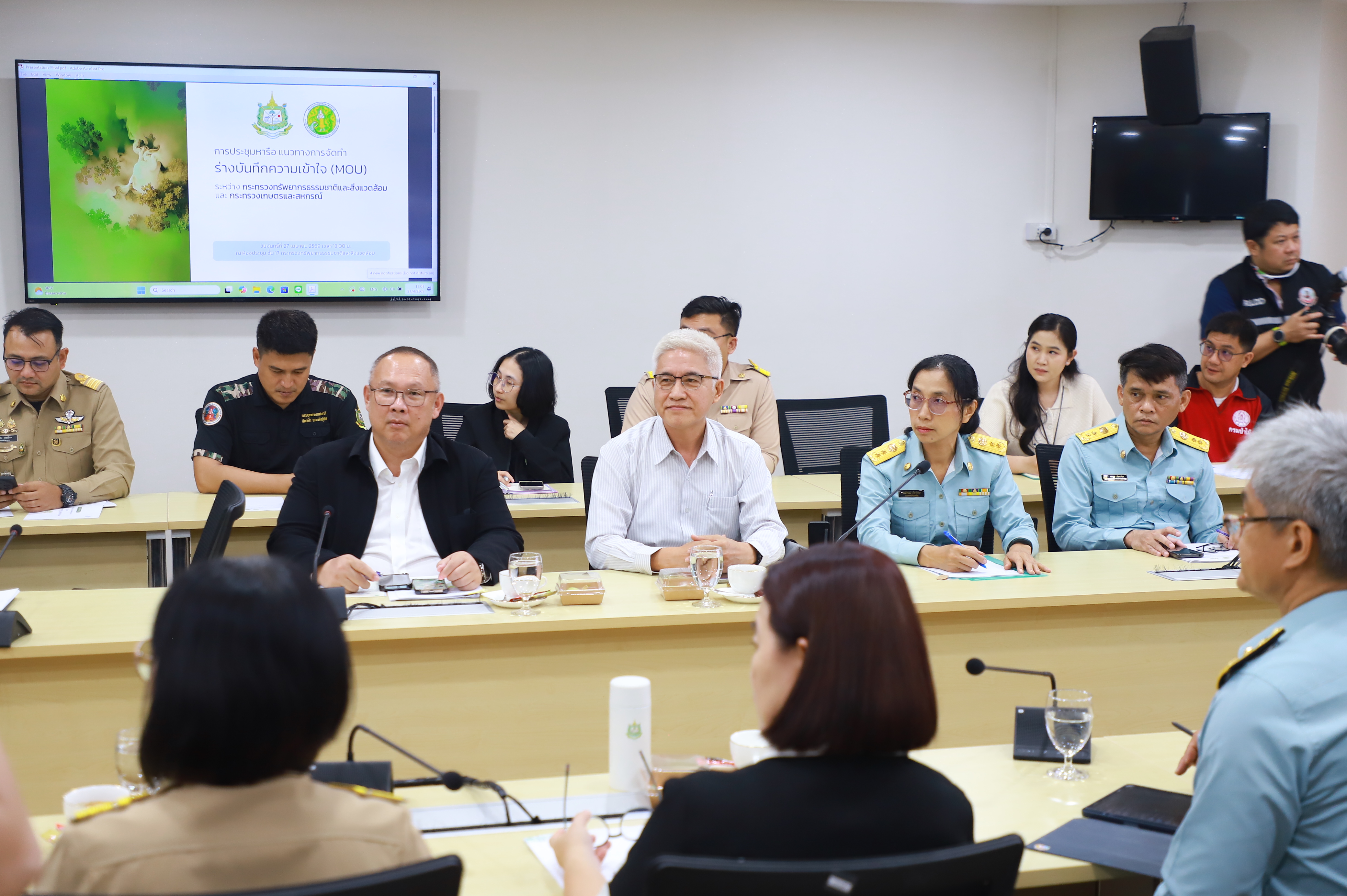 title - ส.ป.ก. ร่วมประชุมกับกระทรวงทรัพยากรธรรมชาติและสิ่งแวดล้อม หารือแนวทางการพัฒนาระบบตรวจสอบแหล่งที่มาของผลผลิตทางการเกษตร และการส่งเสริมการนำเศษวัสดุทางการเกษตรไปใช้ประโยชน์